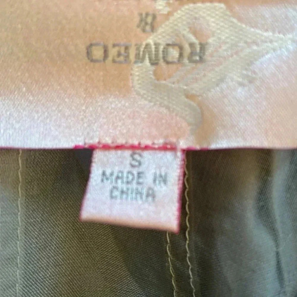 Romeo &  Juliet Couture Dress - Picture 8 of 10